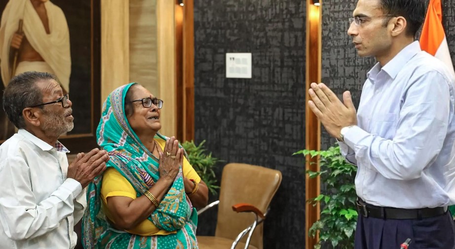 भरणपोषण अधिनियम के तहत मामला दर्ज, डीएम की पहल से परिवार में लौटी खुशियां